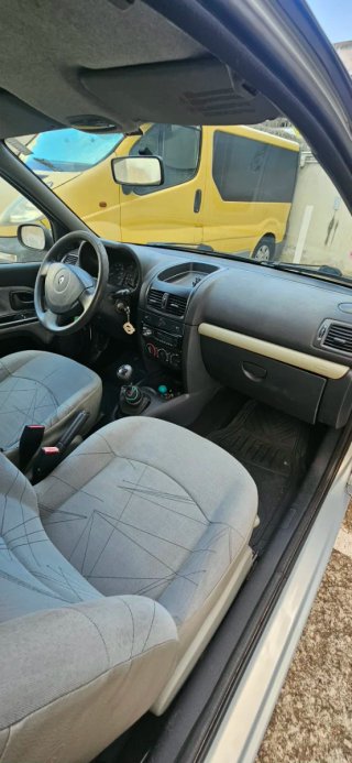 Renault Clio 2003