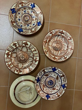 Platos de cerámica decorados
