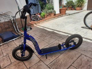 Patinete azul BIKESTAR