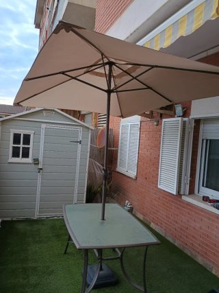 Mesa y parasol terraza rectangular