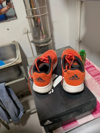Zapatillas Adidas Naranja y Negro