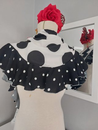 Mantoncillo Flamenco Negro y Blanco