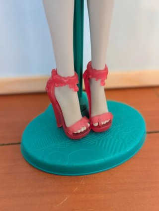 Monster High Ghoulia Yelps Skull Shores G1