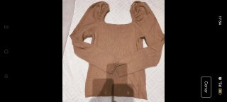 Camiseta manga abullonada color camel