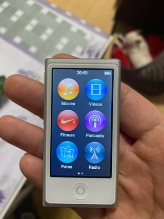 2 iPods: Touch 8GB + Nano 7ª Gen 16GB