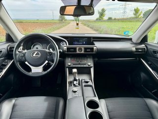 Lexus IS300H