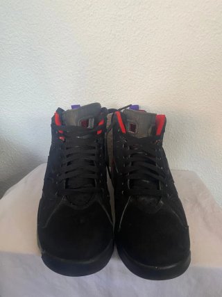 Zapatillas Jordan Negras y Rojas