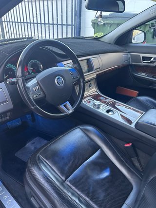 Jaguar XF 207cv
