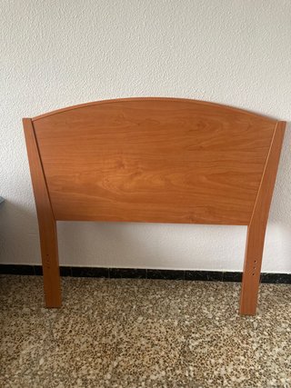 Cabezal y mesillas de madera de aliso
