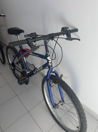 Bicicleta de Montaña Roja Maverick