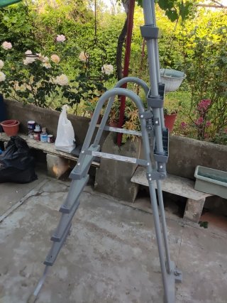 Escalera piscina metal y plástico gris