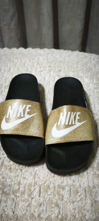 Chanclas Nike Plataforma Doradas