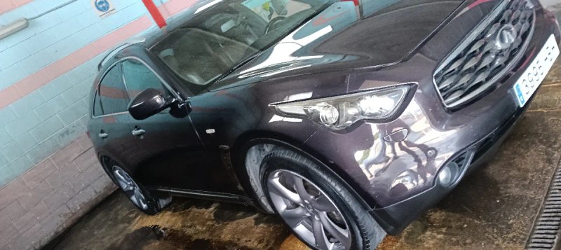 Infiniti FX30 2011 - foto 1