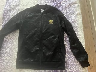 Conjunto Adidas Chaqueta y Pantalón Negro Dorado