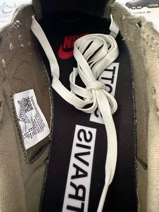 Jordan 1 Low Travis Scott