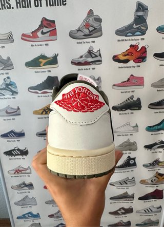 Jordan 1 Low Travis Scott