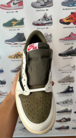 Jordan 1 Low Travis Scott