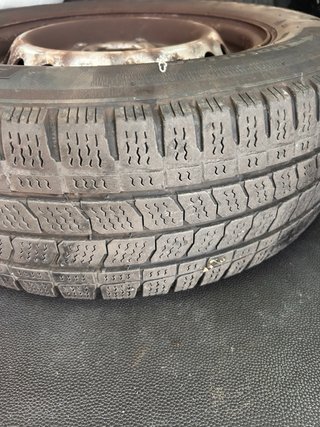 215/65/R15 C  4 ruedas +llanta para furgoneta Ford