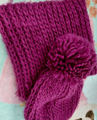 Gorro y bufanda de lana para niña