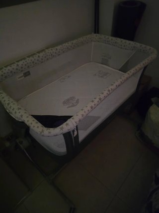 Cuna colecho de bebé portátil y colchón