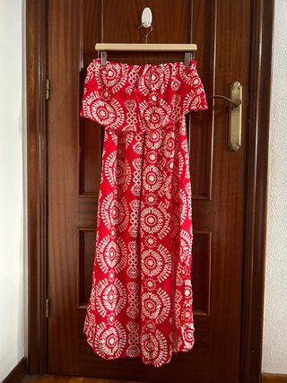 Vestido largo rojo con abertura