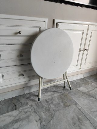 Mesita auxiliar plegable redonda