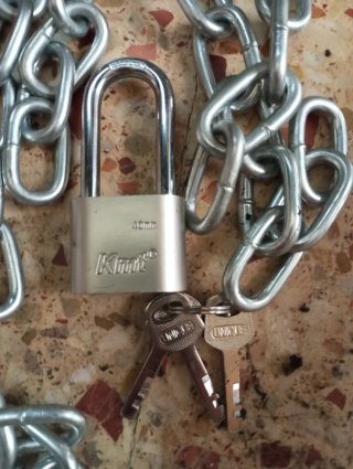 Candado KMT 40mm con 2 cadenas
