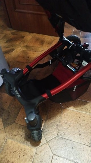 Carrito de bebé Jane rojo y negro