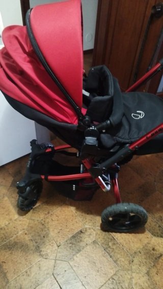 Carrito de bebé Jane rojo y negro