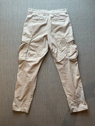 Pantalón cargo beige Zara