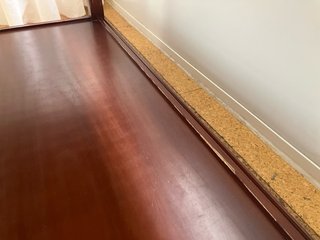 Mesa baja de salón de madera