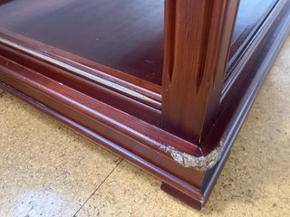 Mesa baja de salón de madera