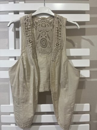 Chaleco beige con encaje talla única