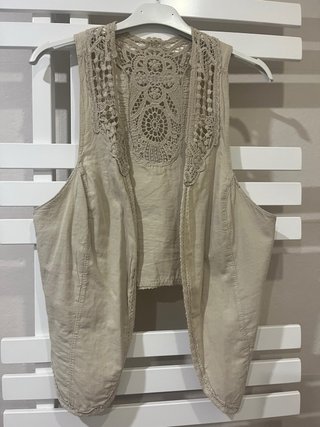 Chaleco beige con encaje talla única