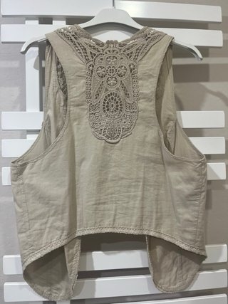 Chaleco beige con encaje talla única