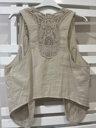 Chaleco beige con encaje talla única