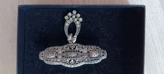 Aderezo plata niña con pedrería. Alicantina