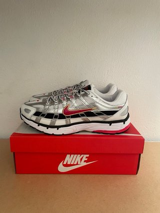 Nike P6000 Rojas Talla 42