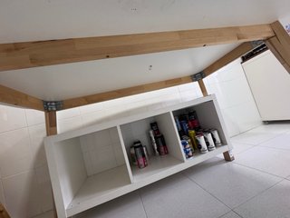 Mesa de cocina blanca y madera NORDMYRA