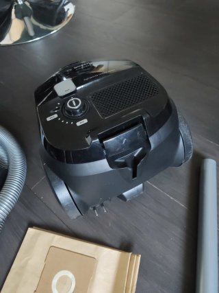 Aspiradora Bosch Compactxx Negra