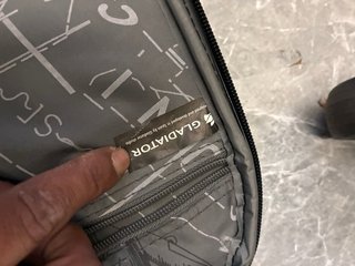 Maleta de viaje Gladiator negra