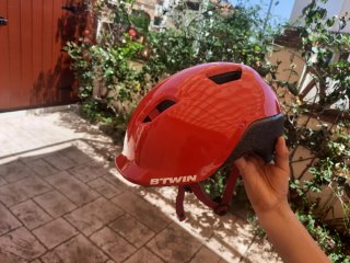 Casco B'Twin rojo para niño