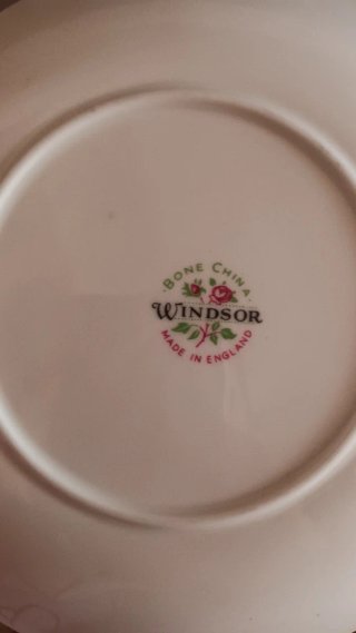 Juego de té Windsor con rosas doradas