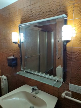 Espejo de baño moderno