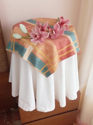Mesa camilla 40x54 con mantel estampado