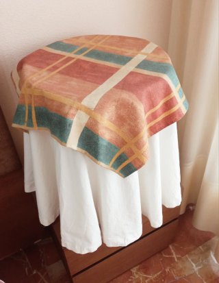 Mesa camilla 40x54 con mantel estampado