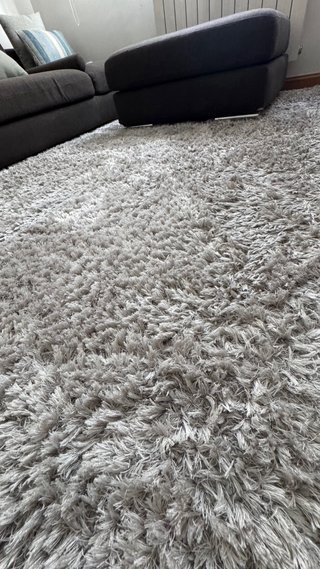 Alfombra de lana gris pelo largo