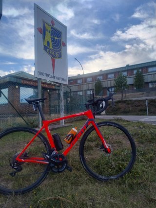 Bicicleta de carretera Giant Roja