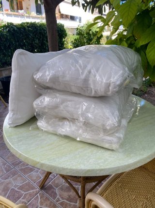 4 Cojines IKEA KARLSTAD Blancos