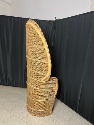 Sillón de mimbre redondo con cojín